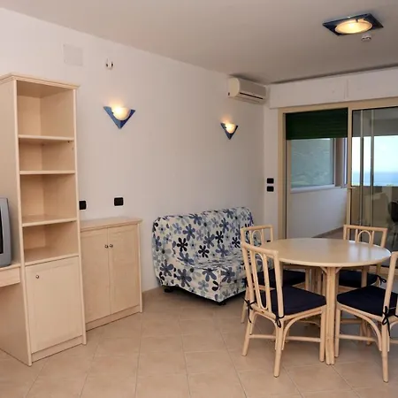 Hotel apartamentowy Lo Smeraldo 3*